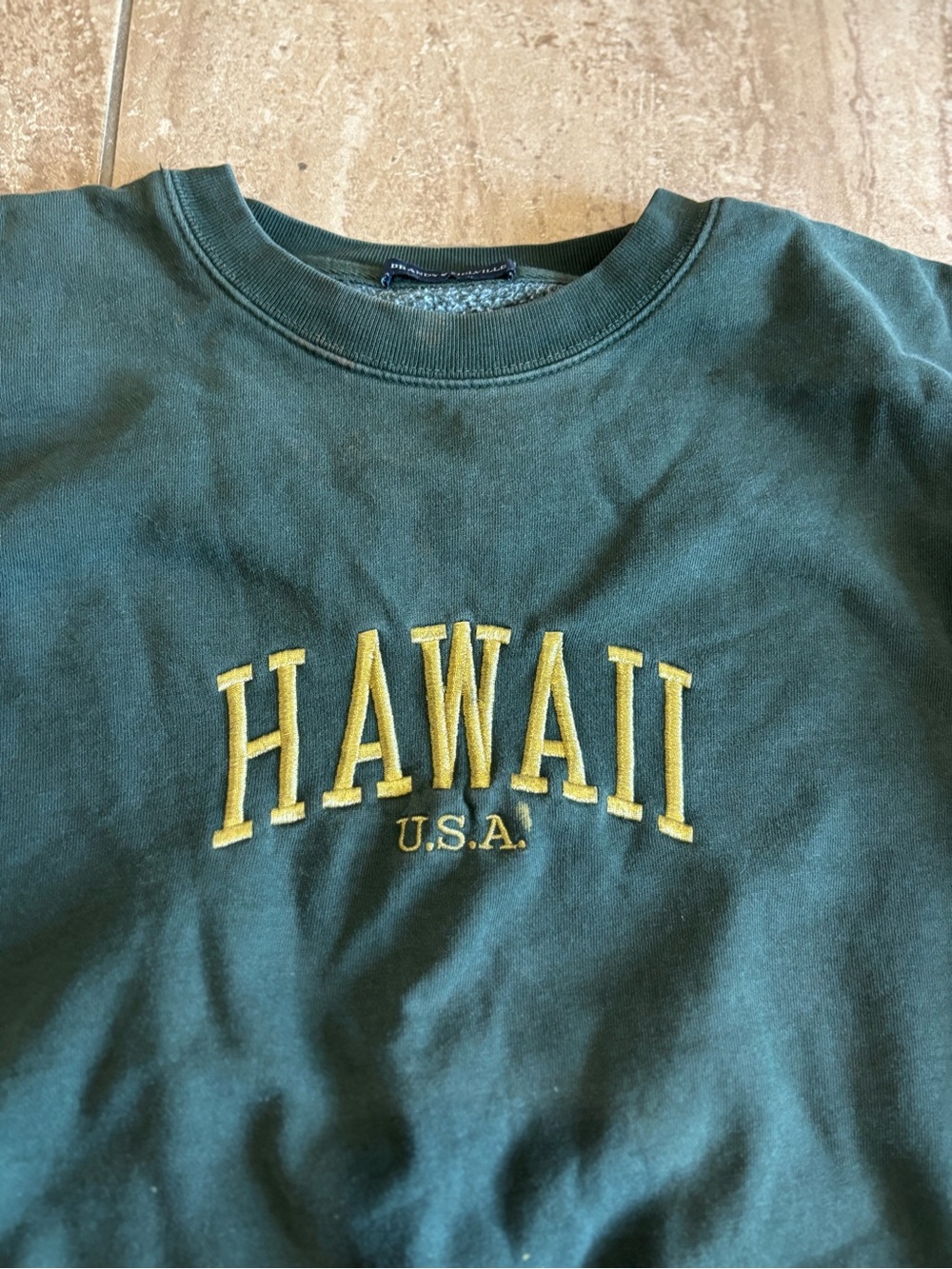 Brandy Melville Hawaii crewneck sweatshirt - Picture 2 of 3